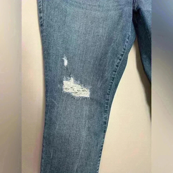 Universal Thread Denim Blue Jeans (429) - Picture 3 of 13